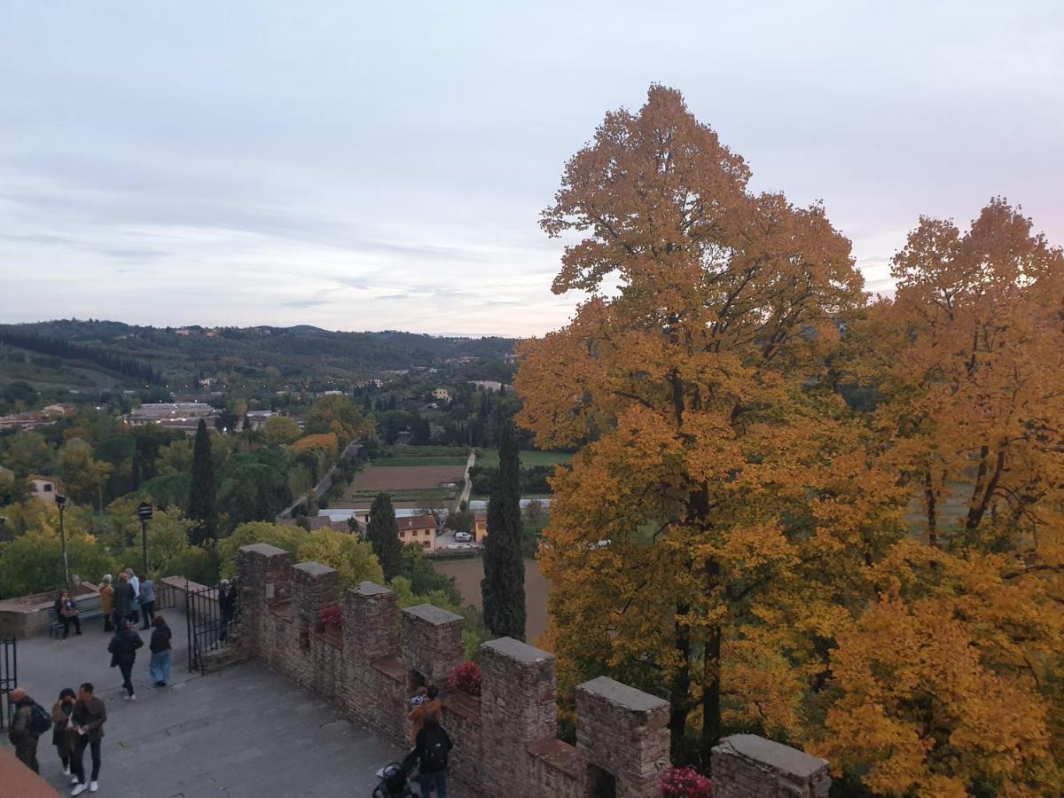 Elegante E Spazioso Bilocale In Zona Certosa Florenţa Exterior foto